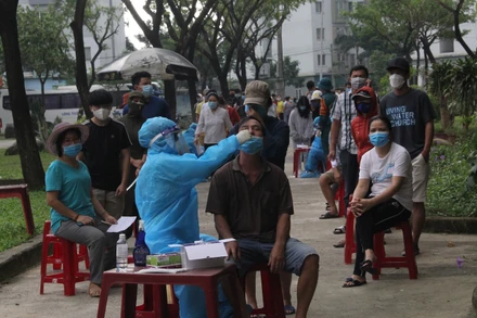 Ghi nhận nhiều ổ dịch mới, Đà Nẵng xét nghiệm tầm soát Covid-19 toàn thành phố từ nay đến hết ngày 10/11. 
