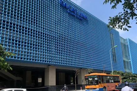 Các nhà ga tàu điện Cát Linh - Hà Đông thiếu các điểm gửi xe cho người dân.