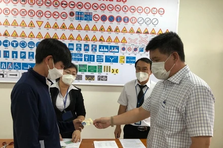 Sở Giao thông vận tải TP Hồ Chí Minh thực hiện thí điểm cấp giấy phép lái xe tại chỗ sau khi có kết quả sát hạch.