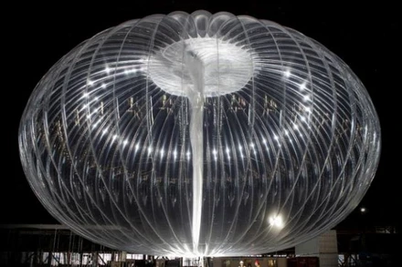 Google hiện đang cung cấp internet cho một số vùng nông thôn trên toàn thế giới qua khinh khí cầu. Ảnh: CNN