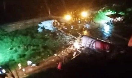 Máy bay chở gần 200 hành khách trượt đường băng tại Ấn Độ