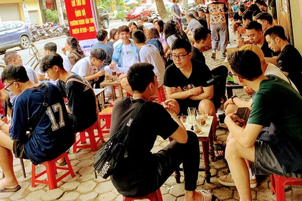 Từ ngày 19-8, việc tập trung đông người không bảo đảm giãn cách và không đeo khẩu trang sẽ bị xử lý.