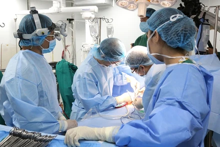 Ca phẫu thuật thành công giúp bé V. có cuộc sống khỏe mạnh.