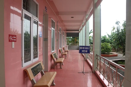 Cách ly tập trung tám người là F1 của ca bệnh 714.