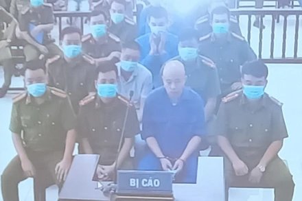 Bị cáo Nguyễn Xuân Đường (tức Đường “Nhuệ”) lần thứ 2 bị truy tố về tội “Cố ý gây thương tích”. (Ảnh chụp qua màn hình)