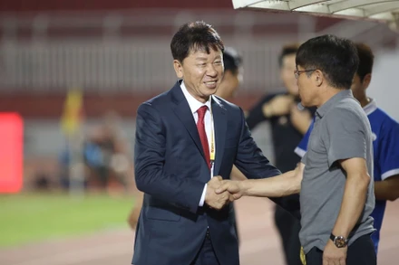 Sau hai tuần mất ghế HLV trưởng, ông Chung Hae Seong sẽ bắt đầu làm việc lại từ ngày 12-8. (Ảnh: VFF)