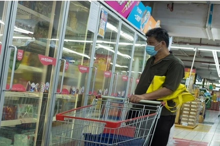 Khu vực thực phẩm đông lạnh tại một siêu thị ở Bắc Kinh, Trung Quốc, ngày 13-8. (Ảnh: Reuters) 