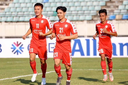 Người hâm mộ bóng đá đang ngóng chờ từng ngày các giải đấu chuyên nghiệp trở lại. (Ảnh: GOAL)