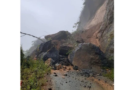 Mưa lũ gây sạt lở trên nhiều tuyến đường gây thiệt hại nặng nề cho hạ tầng giao thông của Lai Châu.