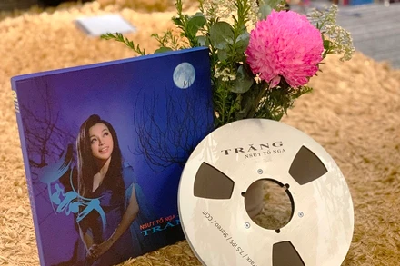 “Trăng” - album tiên phong mới của NSƯT Tố Nga