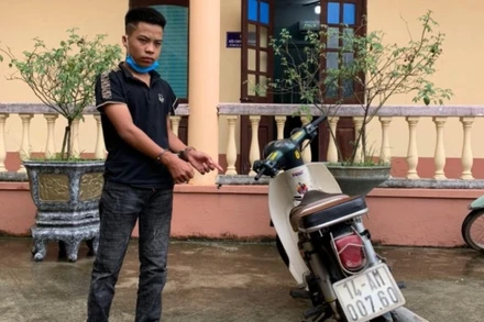 Nguyễn Tiến Dũng tại cơ quan công an.