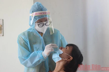 Trong ngày 20-8, Quảng Nam tiến hành lấy 4.250 mẫu xét nghiệm liên quan đến các ca bệnh trên toàn tỉnh.