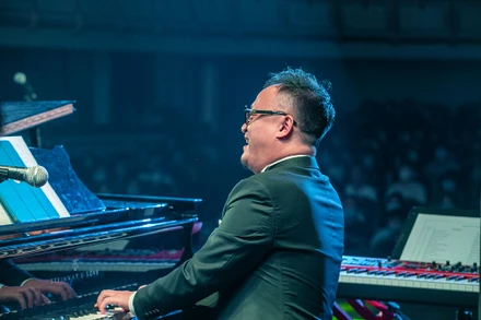 Tuấn Nam thăng hoa trong đêm nhạc của mình.