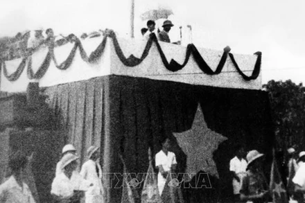 Chủ tịch Hồ Chí Minh đọc Bản tuyên ngôn độc lập, ngày 2-9-1945. Ảnh tư liệu TTXVN