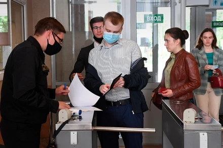 Các trường đại học ở Nga được khuyến nghị tuân thủ các biện pháp chống dịch khi bắt đầu năm học mới. (Ảnh: RIA)