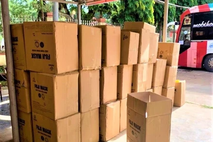 Công an thị xã Buôn Hồ đã ra quyết định tạm giữ toàn bộ số khẩu trang trên để xác minh, làm rõ.