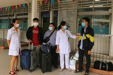 Đội phản ứng nhanh số 4 Bệnh viện Chợ Rẫy lên đường ra tâm dịch tại Đà Nẵng.