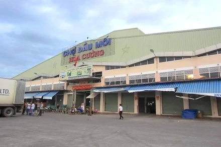 Chợ đầu mối Hoà Cường, nơi BN 987 buôn bán.