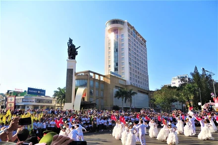 Lễ hội đường phố, một trong những hoạt động sôi động và luôn thu hút sự quan tâm của người dân và du khách trong các kỳ Lễ hội Cà-phê Buôn Ma Thuột.