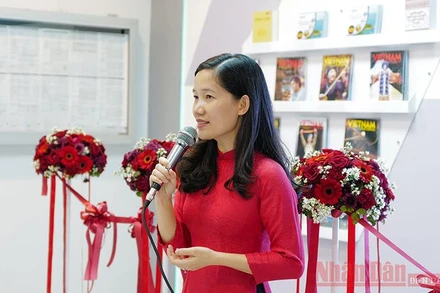 Bà Trần Thị Thanh Mỹ - Tham tán Thương mại Việt Nam tại Thái Lan phát biểu tại lễ Khai trương dự án Window to Việt Nam tại Thái Lan. Ảnh: Tuấn Anh