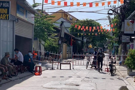 Lực lượng chức năng ở Hội An tăng cường kiểm soát dịch bệnh.