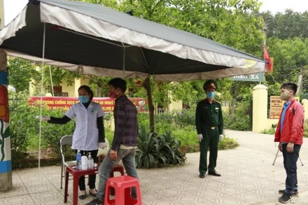 Một chốt kiểm soát trên tuyến QL 4B Tiên Yên đi Đình Lập.