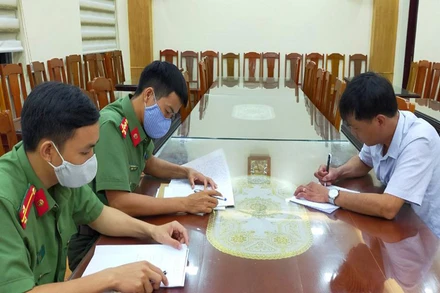 Công an làm việc, xác định rõ đối tượng mạo danh.