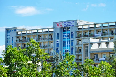 Tầng 6, tòa nhà G của Bệnh viện đa khoa tỉnh Quảng Trị được dỡ lệnh phong tỏa từ 16 giờ ngày 21-8.