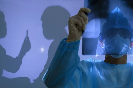 Tác phẩm “Trận Tuyến thầm lặng” - tác giả Duy Bằng (Long An) đạt Huy chương vàng.