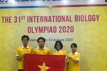 Bốn học sinh Việt Nam giành huy chương tại Olympic Sinh học quốc tế