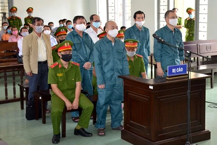 Các bị cáo tại phiên tòa.