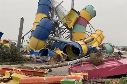 Nhiều hạng mục Công viên nước Thanh Hà bị phá dỡ. Ảnh: CTV