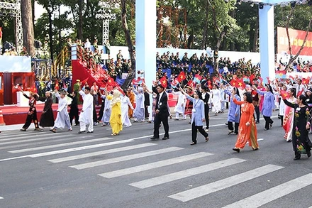 Diễu hành kỷ niệm Ngày giải phóng hoàn toàn miền nam, thống nhất đất nước. Ảnh tư liệu