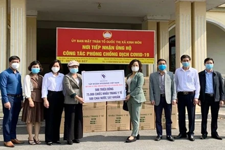 Công ty Hyosung Việt Nam  ủng hộ thị xã Kinh Môn 580 triệu đồng. 