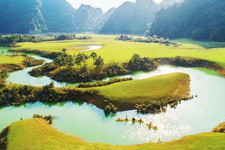 Toàn cảnh thảo nguyên.