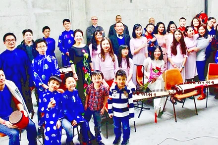 Thầy, cô và học trò của Hội Âu Việt.