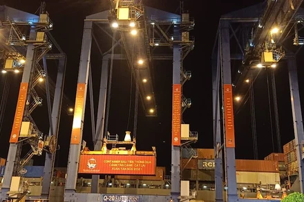 Lô hàng xuất khẩu đầu tiên được xuất tại Tổng Công ty Tân Cảng Sài Gòn