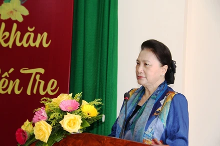 Đồng chí Nguyễn Thị Kim Ngân phát biểu tại buổi trao quà.