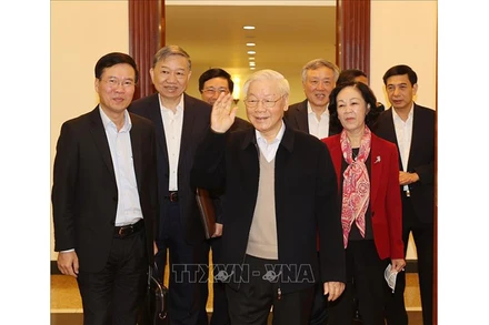 Tổng Bí thư, Chủ tịch nước Nguyễn Phú Trọng và các đồng chí Bộ Chính trị, Ban Bí thư đến dự phiên họp. (Ảnh: TTXVN)