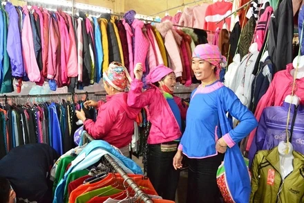 Chợ Tết vùng cao Lào Cai ngày cuối năm     