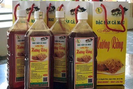 Mật ong rừng U Minh Hạ vào tốp 100 đặc sản quà tặng của Việt Nam.