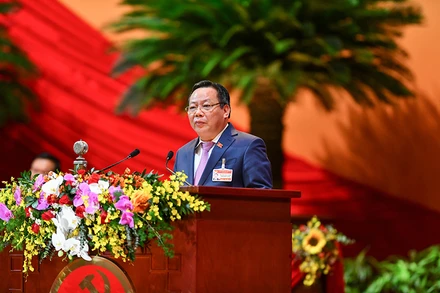 Phó Bí thư Thành ủy Hà Nội Nguyễn Văn Phong trình bày tham luận tại Đại hội Đảng toàn quốc lần thứ XIII. Ảnh: ANH TUẤN - DUY LINH