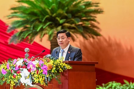 Đồng chí Dương Văn Thái, Ủy viên Trung ương Đảng khóa XIII, Bí thư Tỉnh ủy, Chủ tịch HĐND tỉnh Bắc Giang trình bày tham luận. Ảnh: TUẤN ANH - DUY LINH