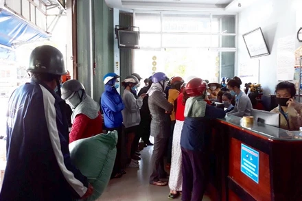 Khách đến đổi, trả vé tại Công ty TNHH Dịch vụ Vận tải và Du lịch Thuận Tiến Gia Lai.                                                                                             