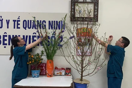 Không khí Tết trong khu cách ly.