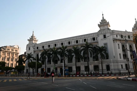 Khung cảnh tòa thị chính TP Yangon, Myanmar, ngày 1-2. (Ảnh: Reuters)