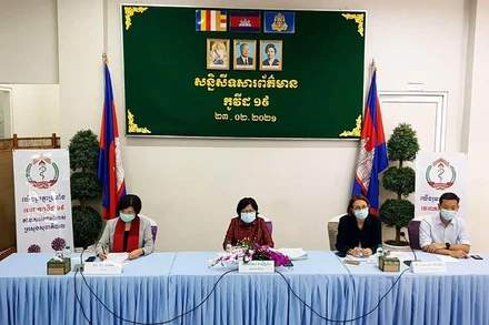 Bộ Y tế Campuchia họp báo, sáng 23-2. (Ảnh: Fresh News)