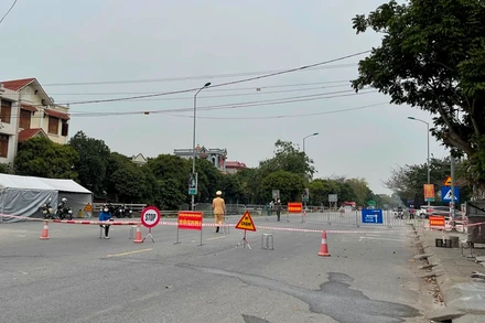 Chốt kiểm soát đoạn giáp ranh giữa xã Gia Xuyên và huyện Gia Lộc.