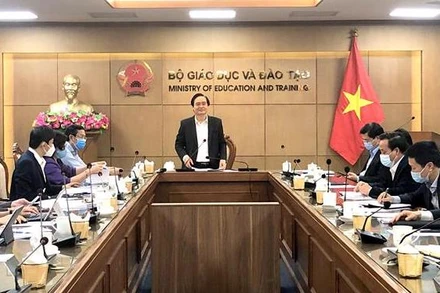 Bộ trưởng GD-ĐT Phùng Xuân Nhạ chủ trì cuộc họp Ban chỉ đạo phòng, chống dịch Covid-19 Bộ GD-ĐT.