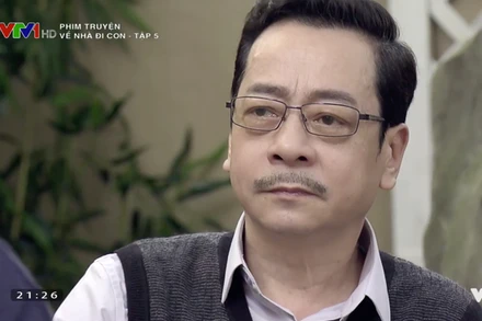 NSND Hoàng Dũng trong phim "Về nhà đi con".